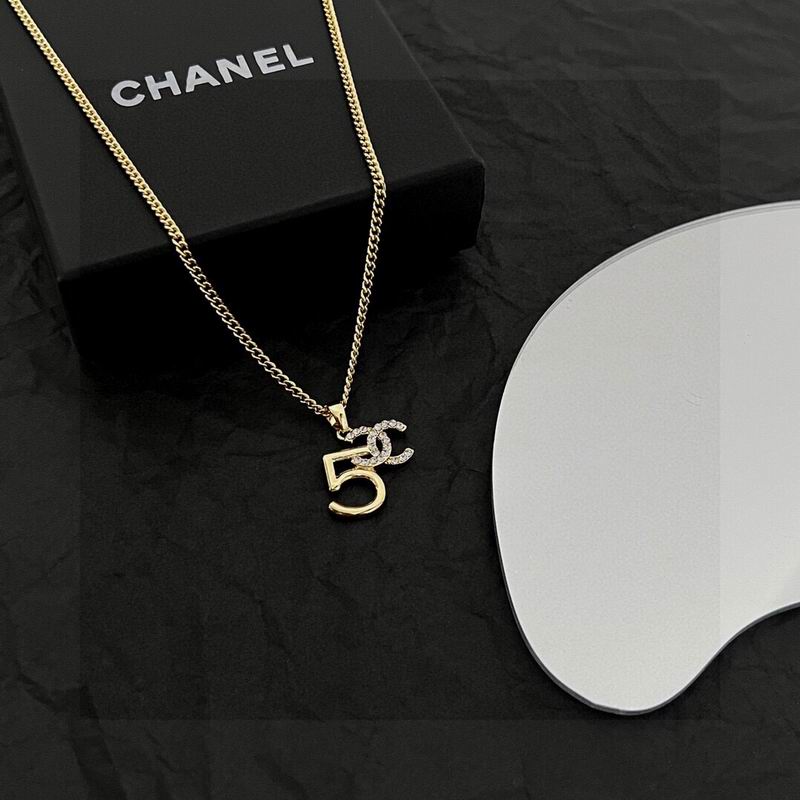 Chanel necklace 1lyx94
